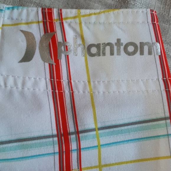 Hurley Phantom board shorts size 1 - Picture 4 of 6